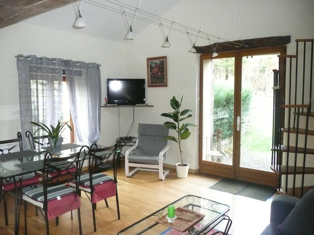 Chambres D'Hotes D'Antardieu Saint-Junien Ruang foto