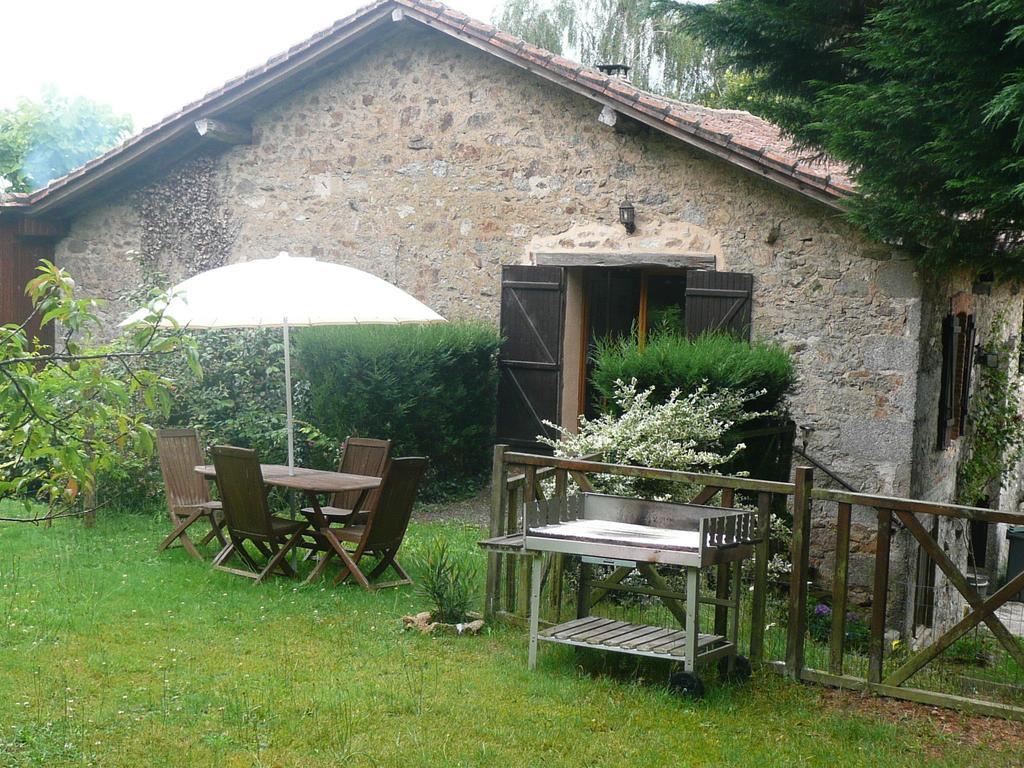 Chambres D'Hotes D'Antardieu Saint-Junien Ruang foto