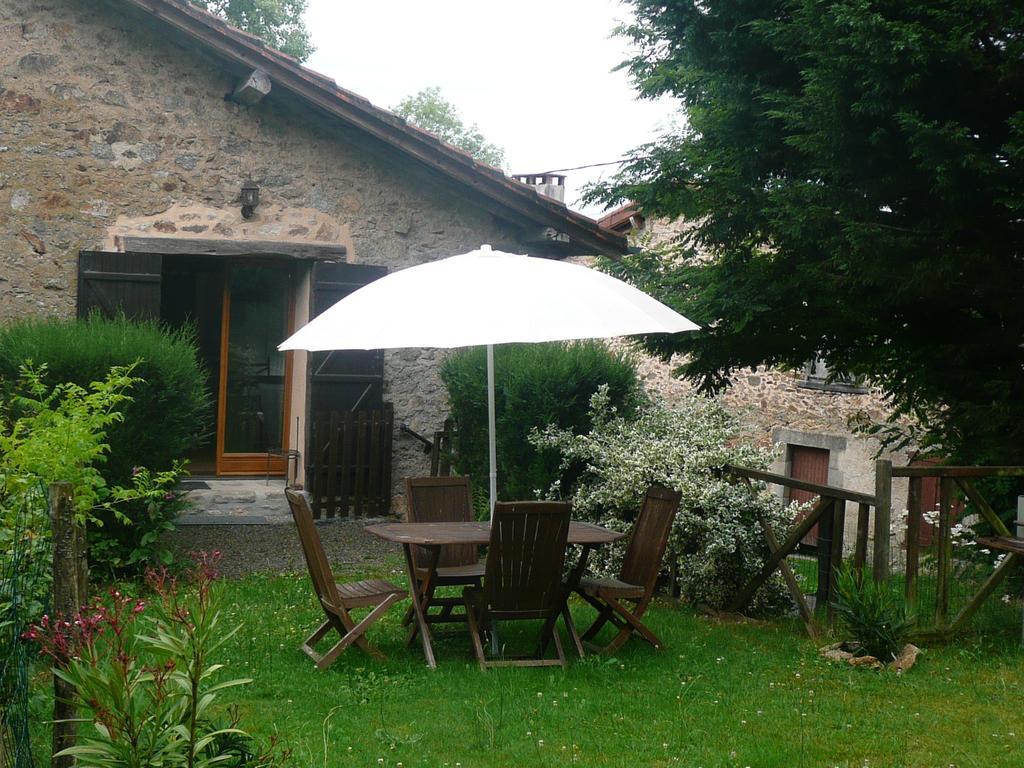 Chambres D'Hotes D'Antardieu Saint-Junien Ruang foto
